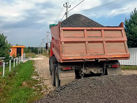 В Журавлево-2 начались работы по укладке асфальтовой крошки на последний участок дорог